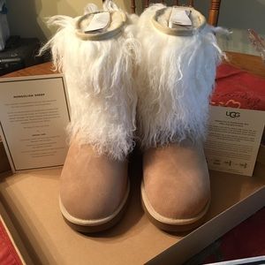 Ugg with sheep skin cuff boot